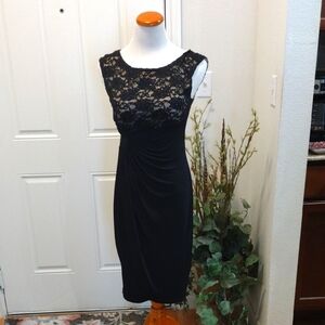 💥 SALE -Stunning Black Lace Dress Size 6, NWOT